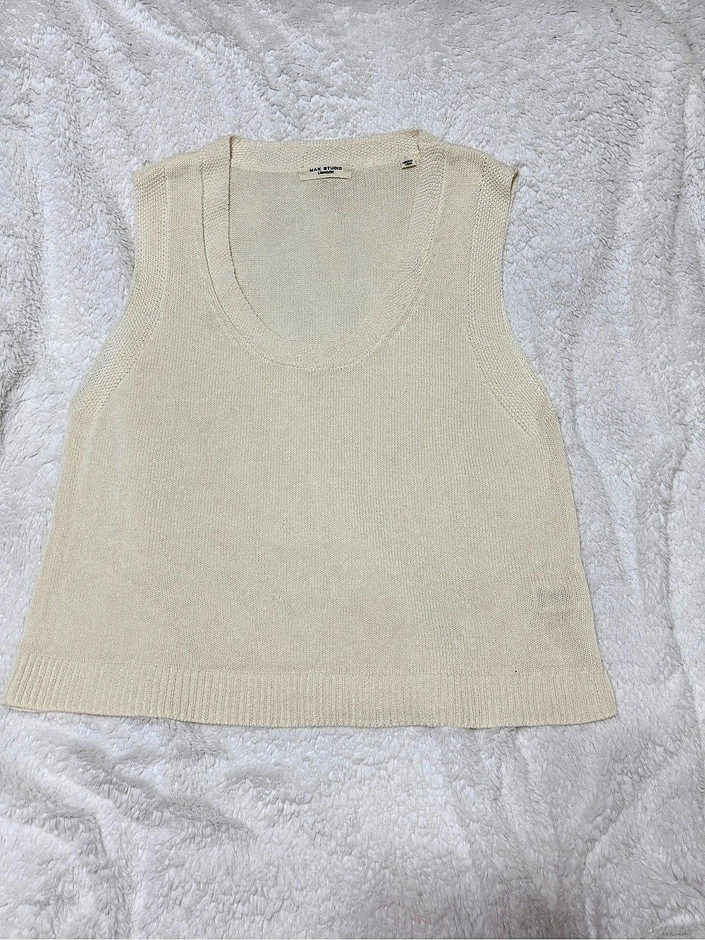 Max Studio Cream Sleeveless Knit Sweater Sz Small.